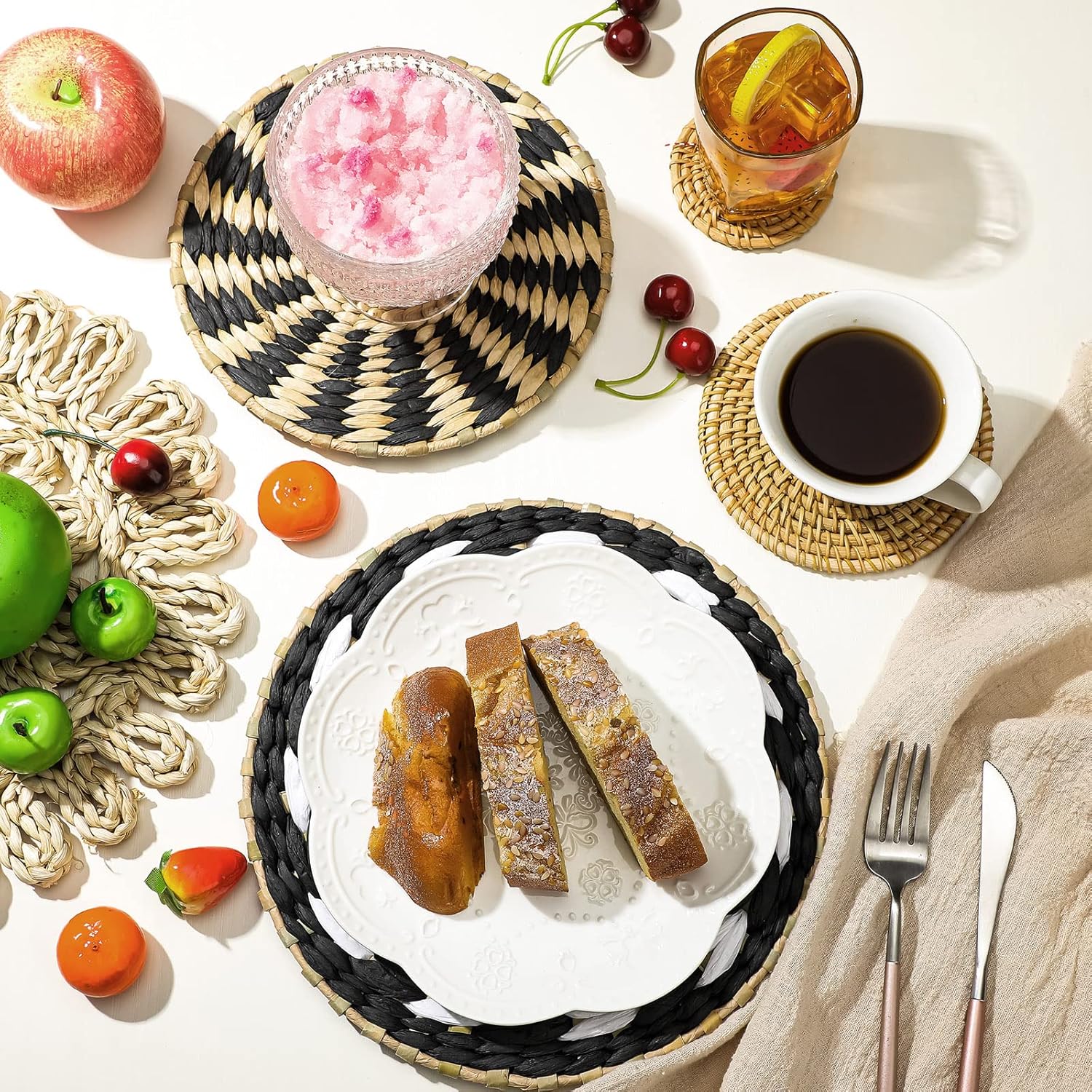 Tatuo 11 Pcs Boho Wall Basket Decor Decorative Bulrush Woven Basket Wall Decor Art Round Farmhouse Hanging Baskets for Kitchen Rustic Home Summer Decorations, Multi Sizes(Boho)